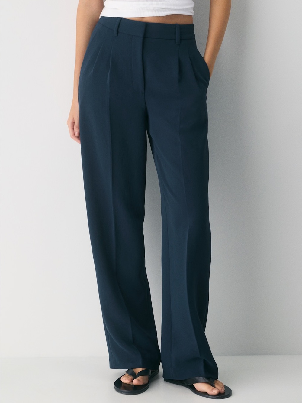 NWOT Aritzia Navy Effortless Pants Short - Crepette High Rise Wide Leg